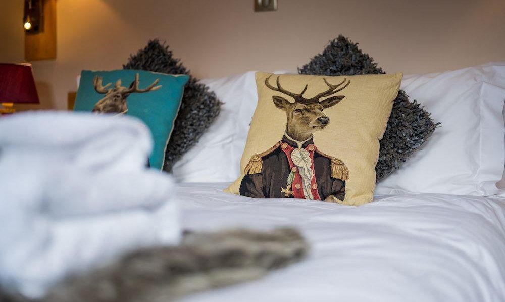 A double Bedroom in Chalet Bellacima Lodge Meribel