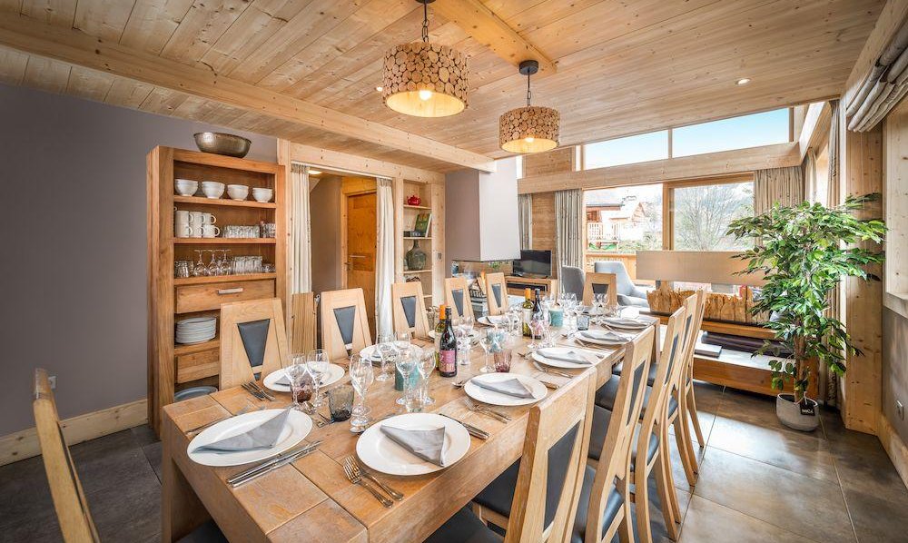The bright and spacious Dining area in Chalet Bellacima Lodge, Meribel