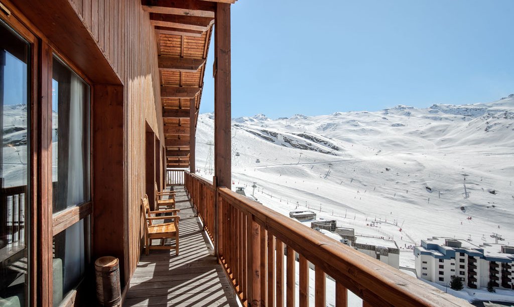 The balcony at Catered Chalet Bonhomme Val Thorens The balcony at Catered Chalet Bonhomme Val Thorens