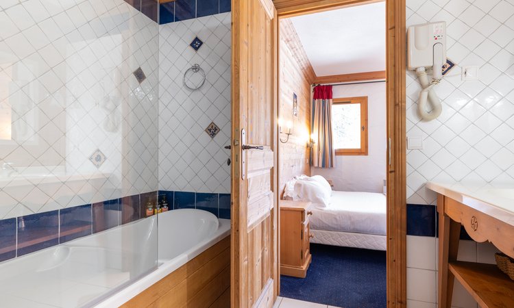 One of the ensuite bathrooms in Chalet Oxalys in Meribel One of the ensuite bathrooms in Chalet Oxalys in Meribel