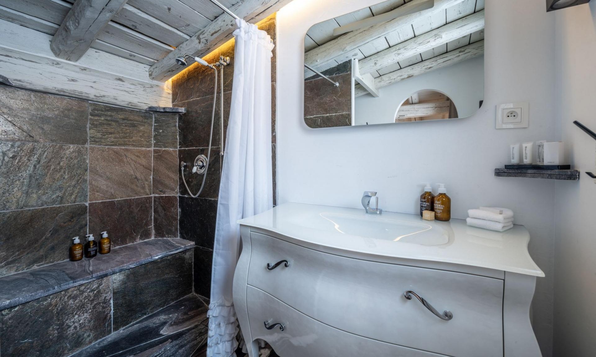 A beautiful bathroom in Catered Chalet Cheval Blanc Meribel Le Raffort A beautiful bathroom in Catered Chalet Cheval Blanc Meribel Le Raffort