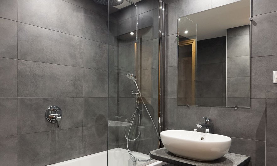 A bathroom in Apartment Grand in Meribel Centre A bathroom in Apartment Grand in Meribel Centre