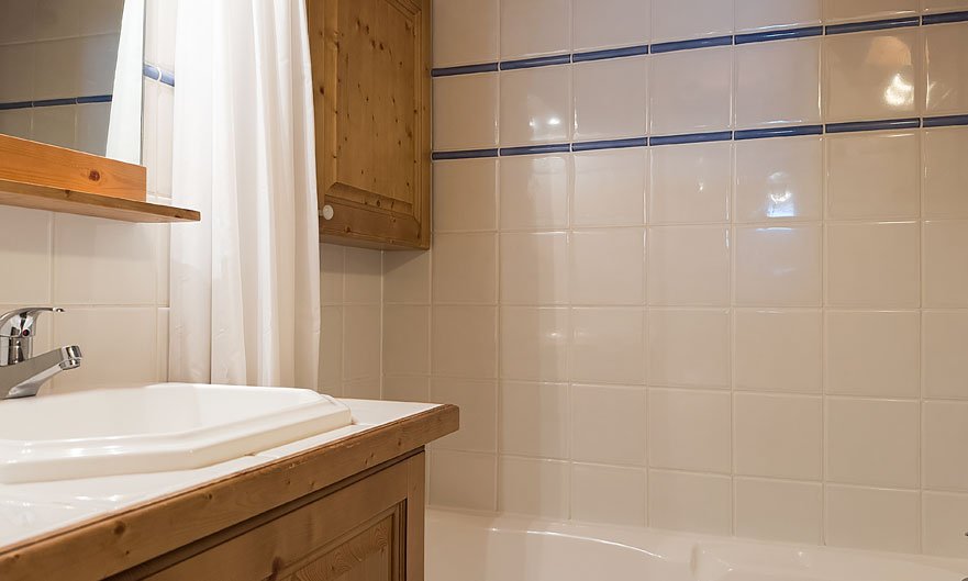 The Bathroom in Apartment Jardin d'Eden in Meribel The Bathroom in Apartment Jardin d'Eden in Meribel