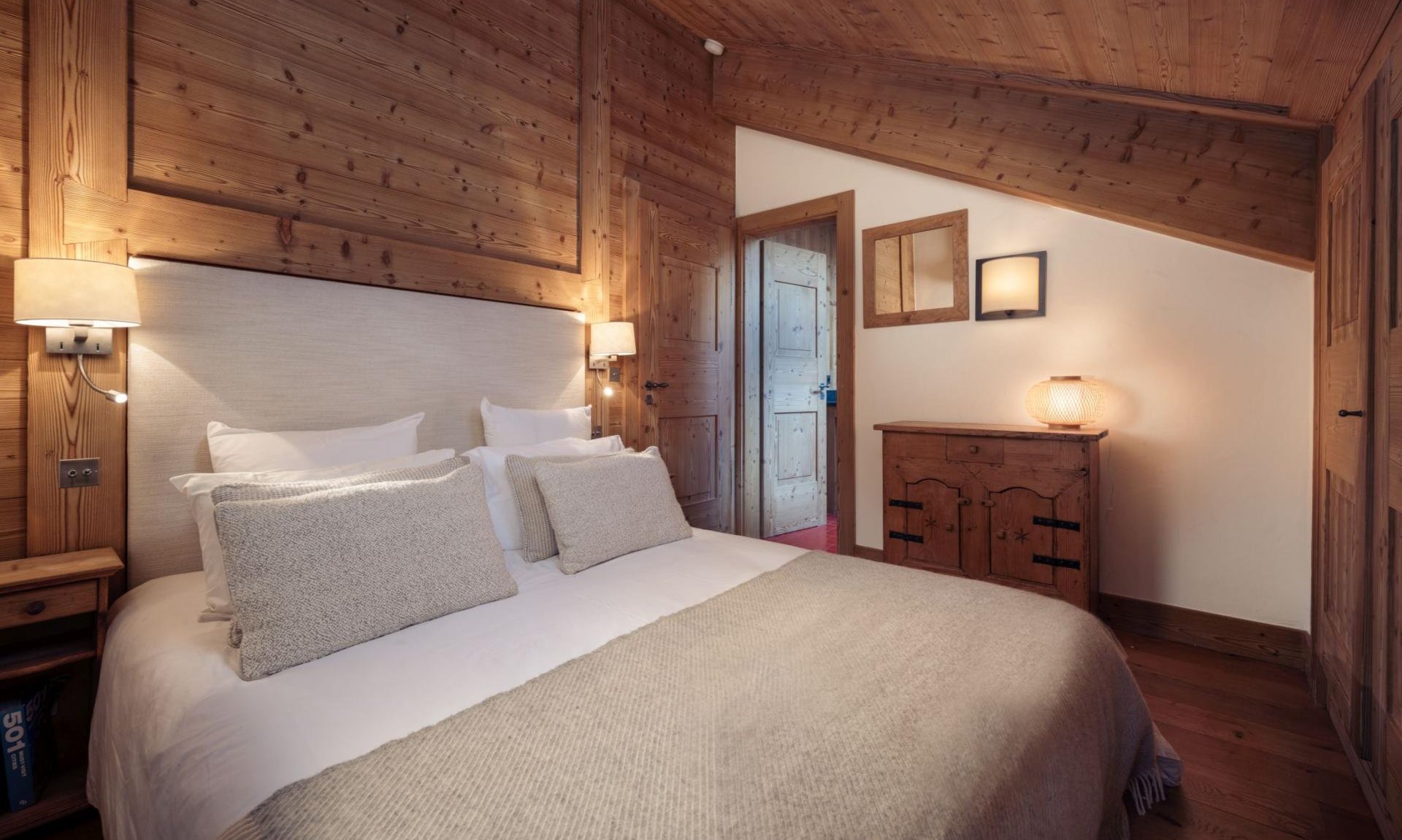 One of the lovely bedrooms in Chalet Trois Ours Meribel Centre One of the lovely bedrooms in Chalet Trois Ours Meribel Centre