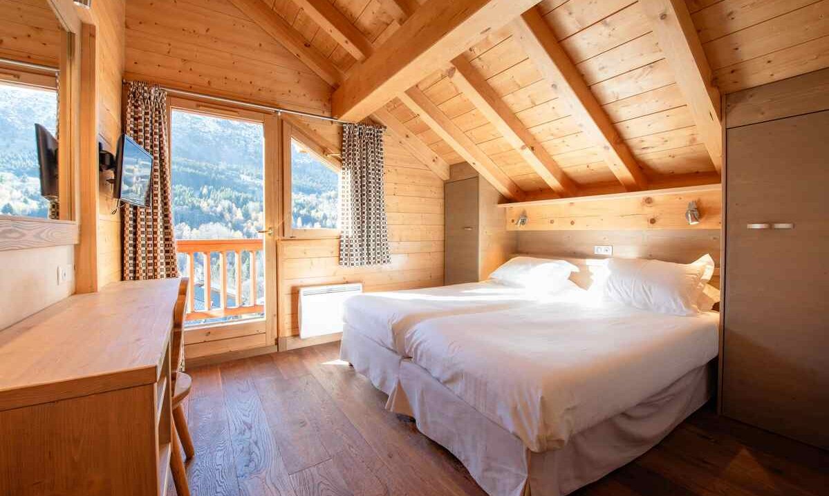 A Bedroom in Chalet L'Ancolie Meribel