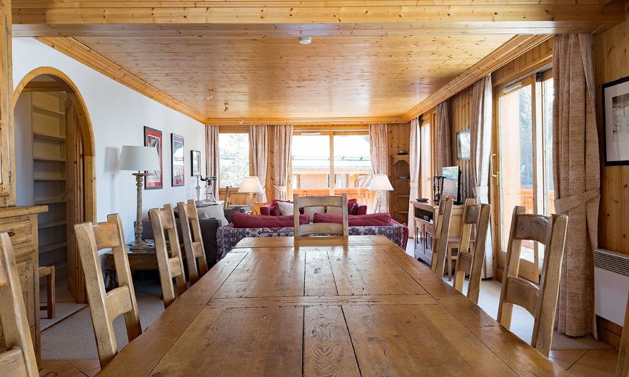 The dining area in Apartment Grand in Meribel Centre The dining area in Apartment Grand in Meribel Centre