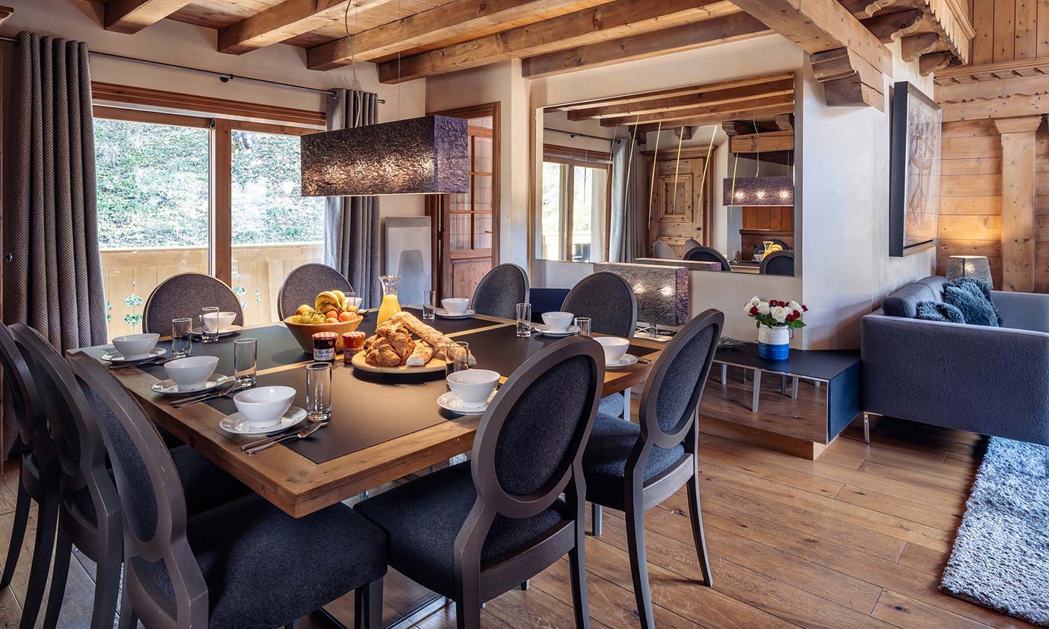 The Dining area in Chalet Mariefleur in Meribel The Dining area in Chalet Mariefleur in Meribel