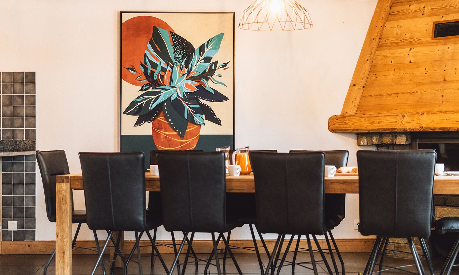 The dining area in Chalet Jakub Val Thorens