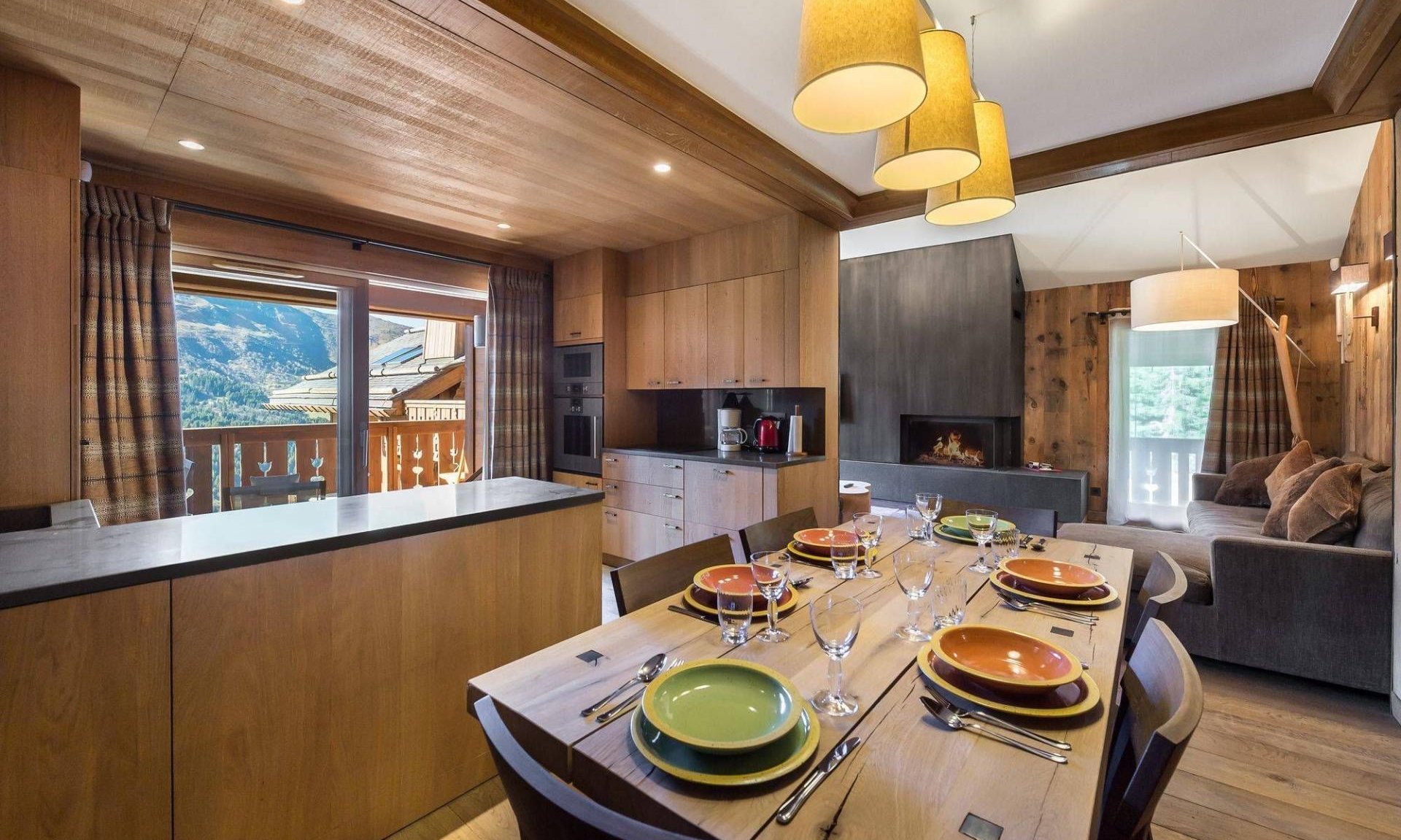 The Dining and Kitchen area in Apartment Aspen Park 61 Meribel