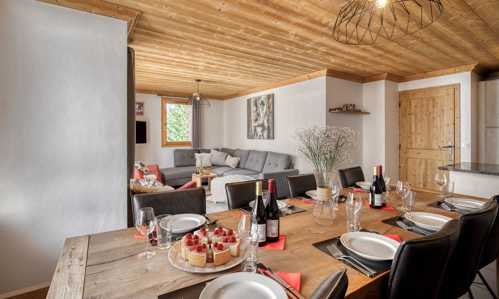 The comfortable Dining and Living area in Catered Chalet Sabot Val in Thorens The comfortable Dining and Living area in Catered Chalet Sabot Val in Thorens