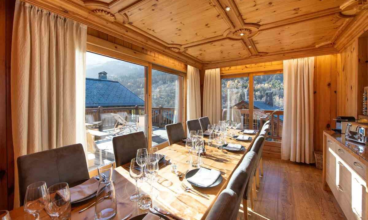 The Dining area in Chalet L'Ancolie Meribel