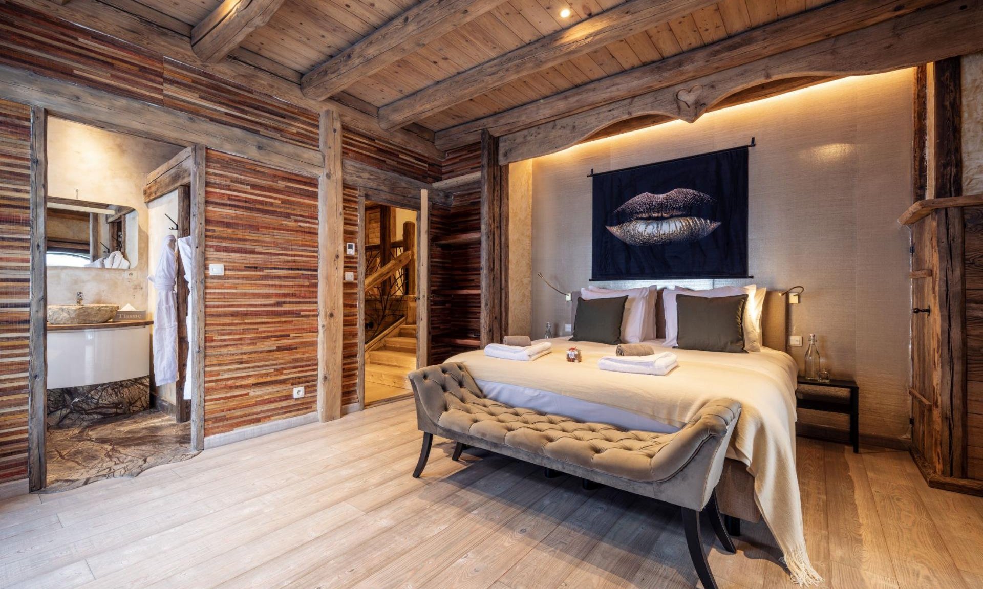A double bedroom in Chalet Cheval Blanc Meribel Le Raffort A double bedroom in Chalet Cheval Blanc Meribel Le Raffort