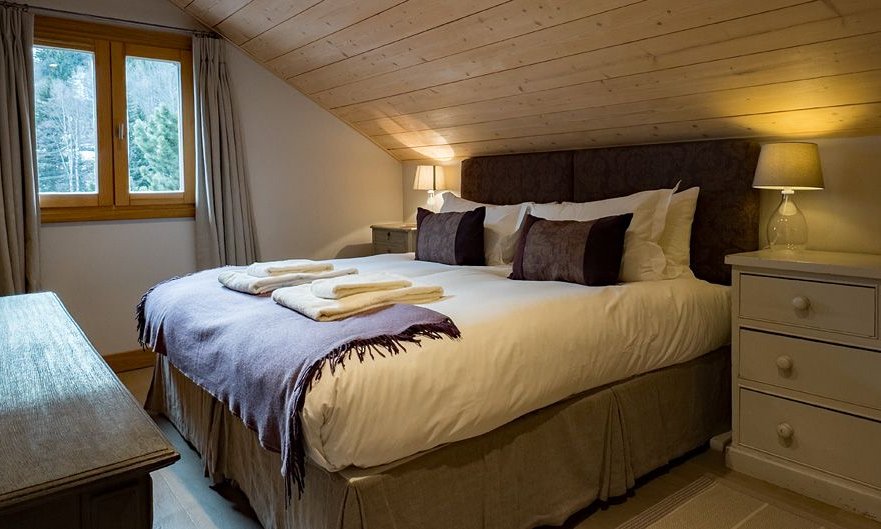 One of the bedrooms in Chalet Montana in Meribel Centre One of the bedrooms in Chalet Montana in Meribel Centre