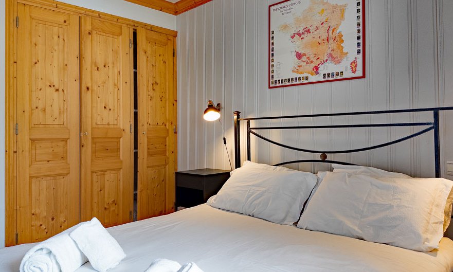 A double bedroom in Apartment Grand in Meribel Centre A double bedroom in Apartment Grand in Meribel Centre