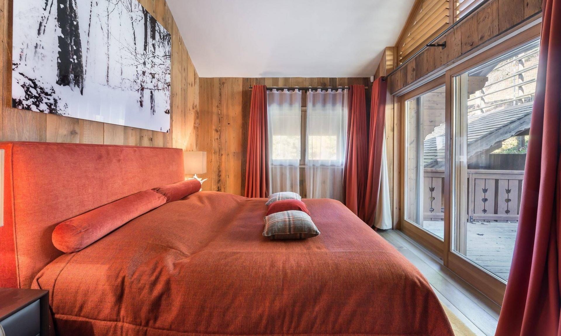 One of the Double bedrooms in Apartment Aspen Park 61 Meribel