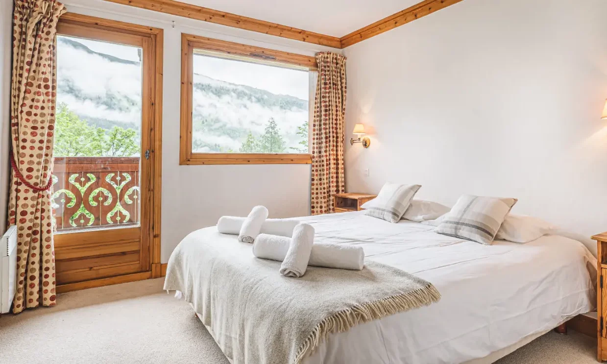 The Double bedroom in Chalet Virage in Meribel Centre The Double bedroom in Chalet Virage in Meribel Centre