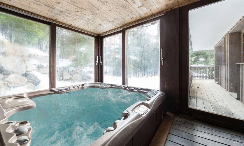 The Hot Tub in Chalet Colorado Meribel