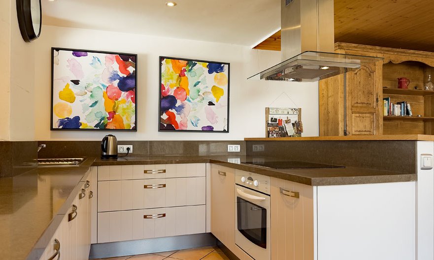The kitchen area in Apartment Grand Meribel Centre The kitchen area in Apartment Grand Meribel Centre