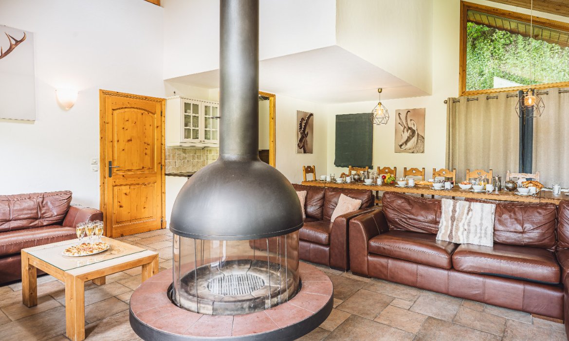 Canapes at Chalet Virage in Meribel Centre Canapes at Chalet Virage in Meribel Centre