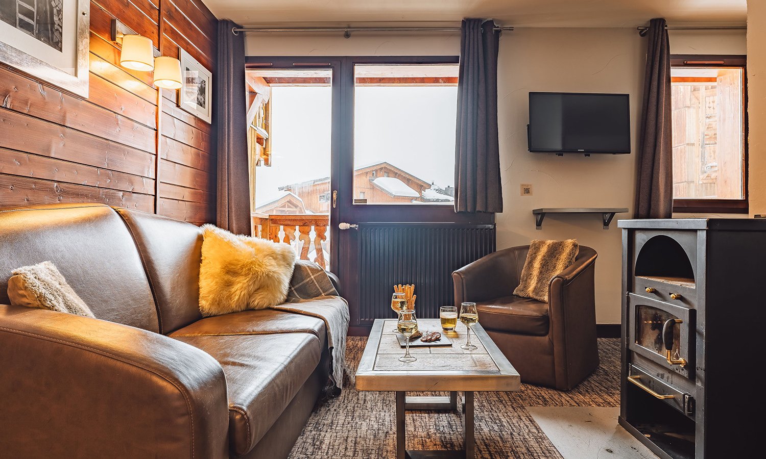 The Living area in Chalet Capricorne in Val Thorens The Living area in Chalet Capricorne in Val Thorens