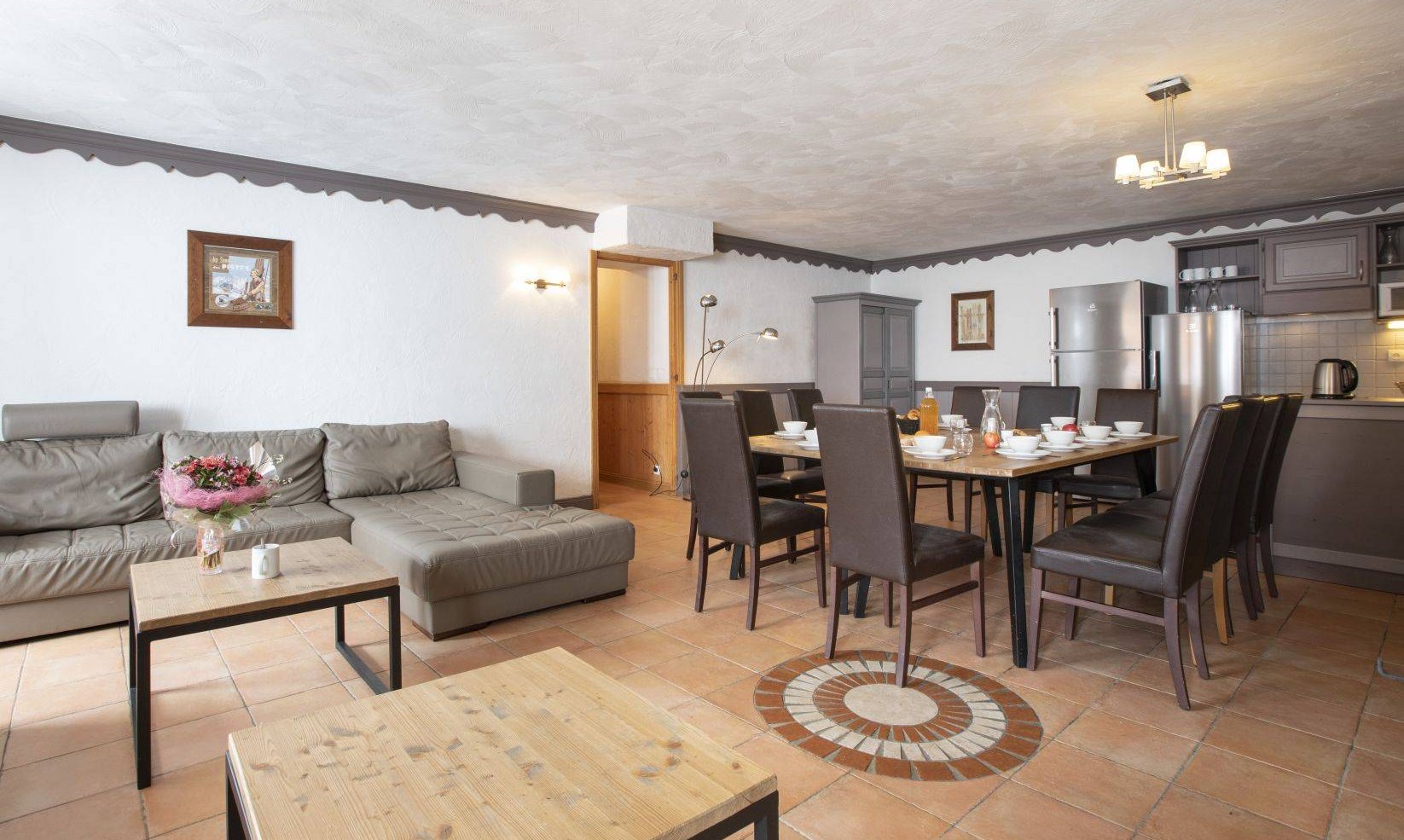 The Living and Dining area Chalet des Neiges Plein Sud Val Thorens The Living and Dining area Chalet des Neiges Plein Sud Val Thorens