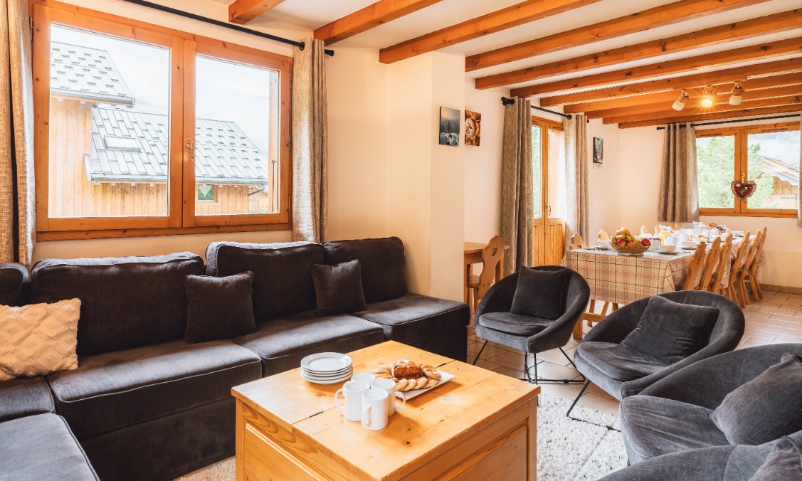 The comfortable Living area in Chalet Alysson Meribel
