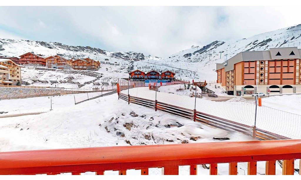 Ski in/Ski out Chalet Sabot Penthouse in Val Thorens Ski in/Ski out Chalet Sabot Penthouse in Val Thorens