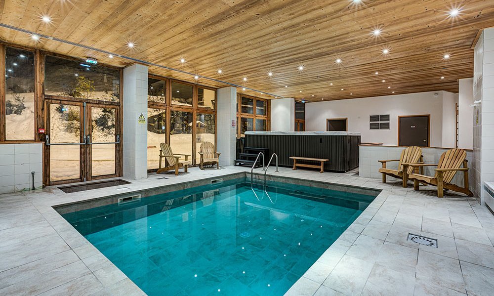 The Pool and Spa in Hotel Le Montana in La Tania The Pool and Spa in Hotel Le Montana in La Tania