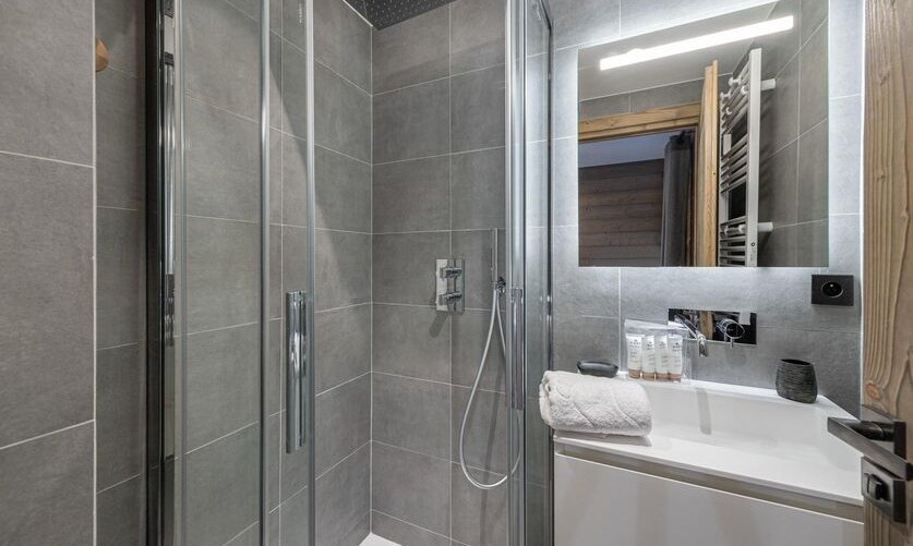 One of the shower rooms in Apartment Parc Alpin 302 Meribel