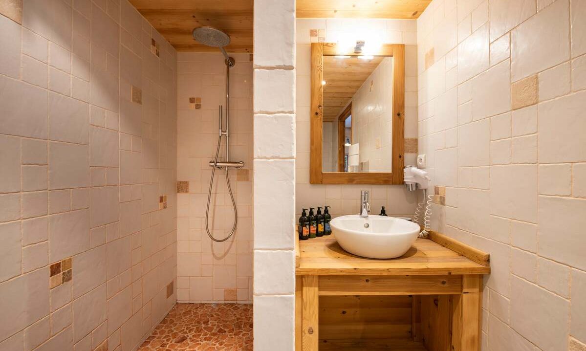 A Shower room in Chalet Noella Val Thorens