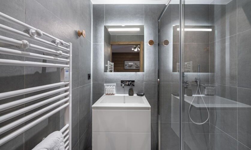 A Shower room in Apartment Parc Alpin 302 Meribel