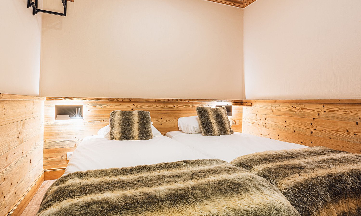 A comfortable Bedroom n Chalet Jakub Val Thorens