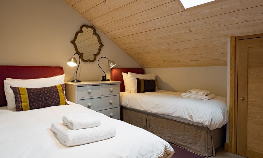 A Twin bedroom in Chalet Montana in Meribel Centre A Twin bedroom in Chalet Montana in Meribel Centre