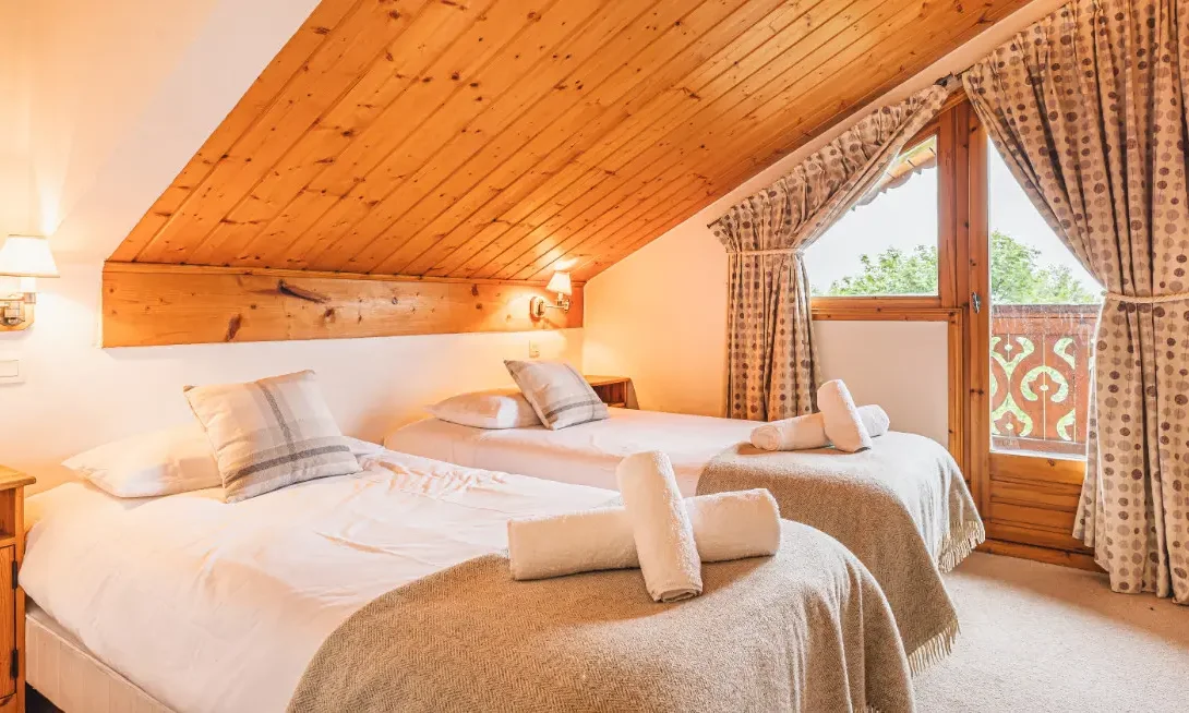 One of the twin bedrooms in Chalet Virage in Meribel Centre One of the twin bedrooms in Chalet Virage in Meribel Centre