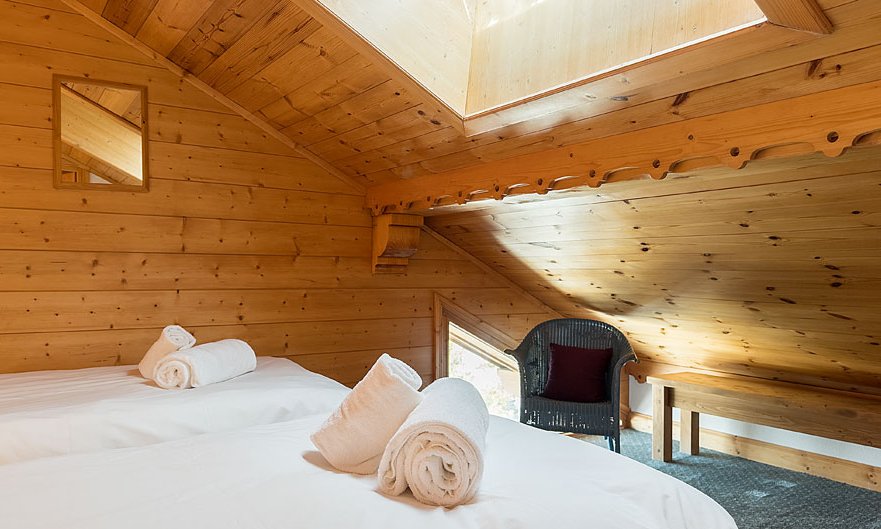 A Twin Bedroom in Apartment Jardin d'Eden in Meribel A Twin Bedroom in Apartment Jardin d'Eden in Meribel