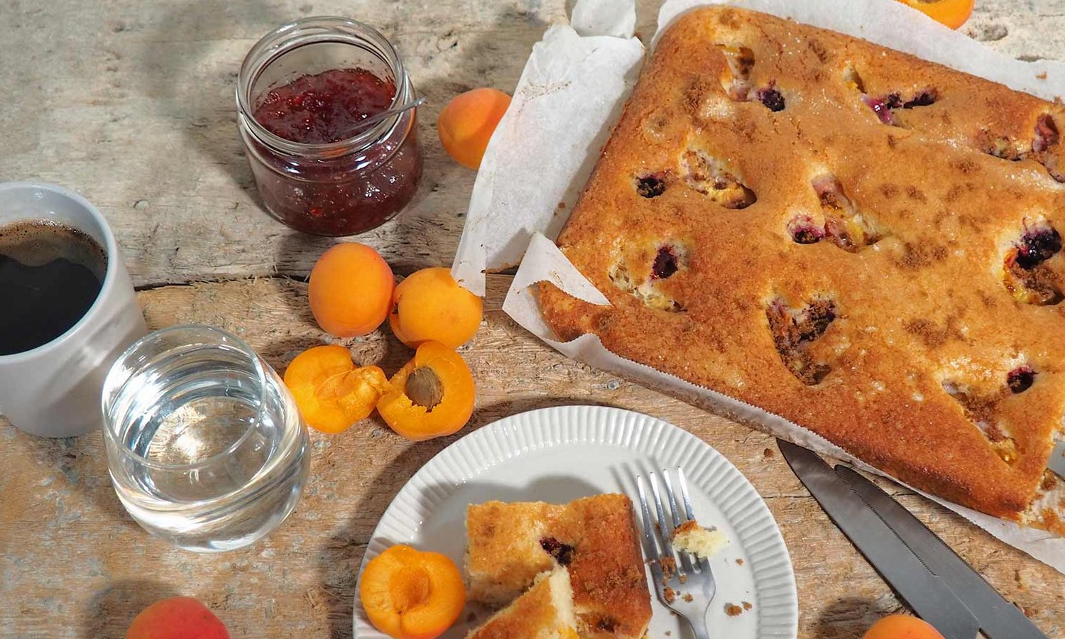 Afternoon tea at Chalet Libra in Val Thorens Afternoon tea at Chalet Libra in Val Thorens