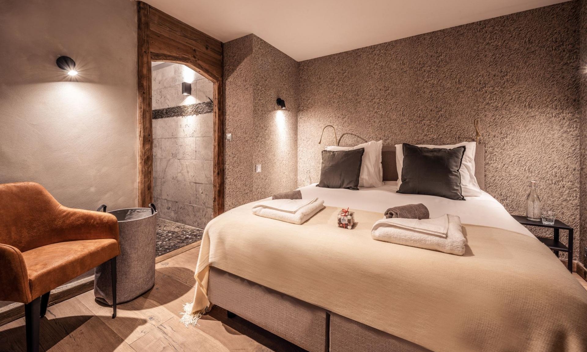 One annexe bedrooms in Catered Chalet Cheval Blanc Meribel Le Raffort One annexe bedrooms in Catered Chalet Cheval Blanc Meribel Le Raffort