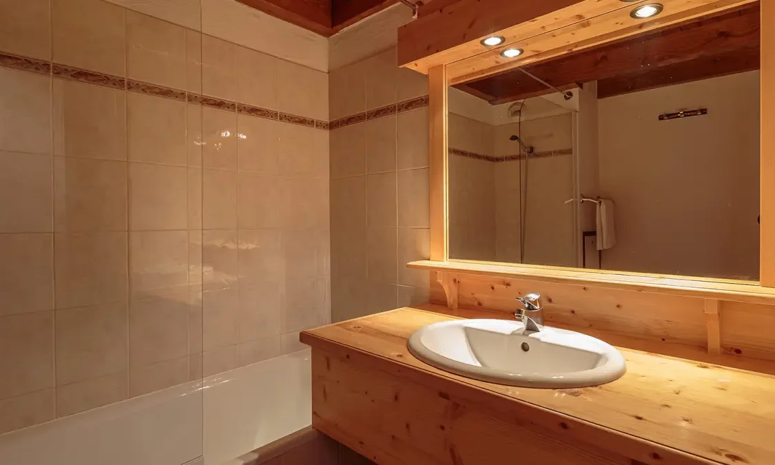 A bathroom in Catered Chalet Pierre Meribel Mottaret A bathroom in Catered Chalet Pierre Meribel Mottaret