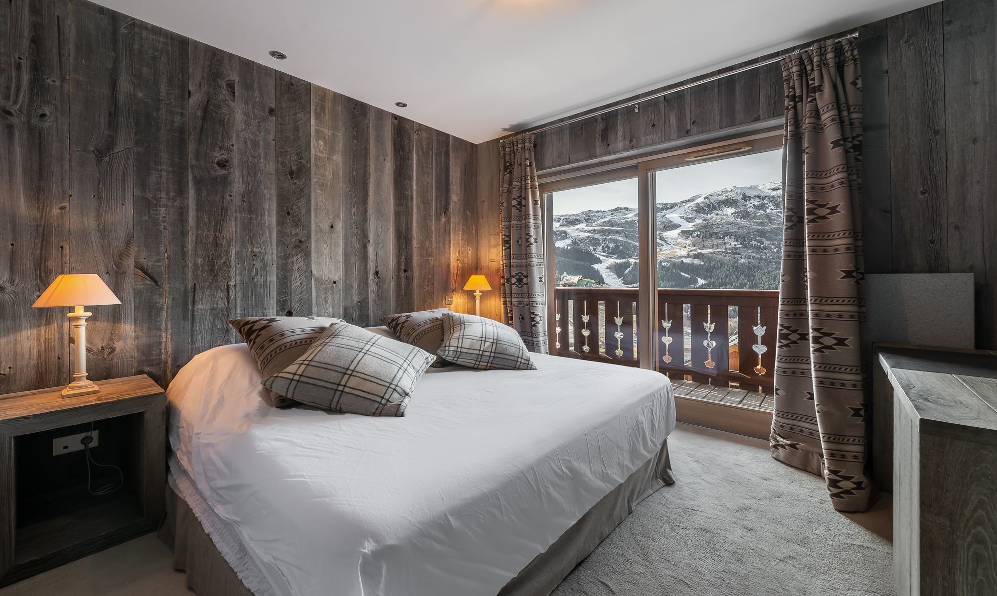 A spcaious bedroom in Apartment Aspen Park 52 Meribel