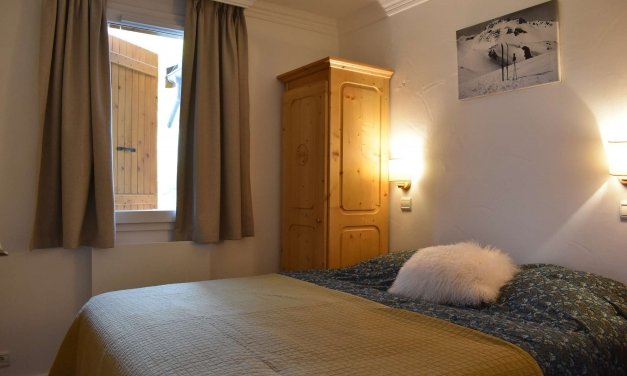 The Double Bedroom in Apartment Grand Duc 1 Meribel