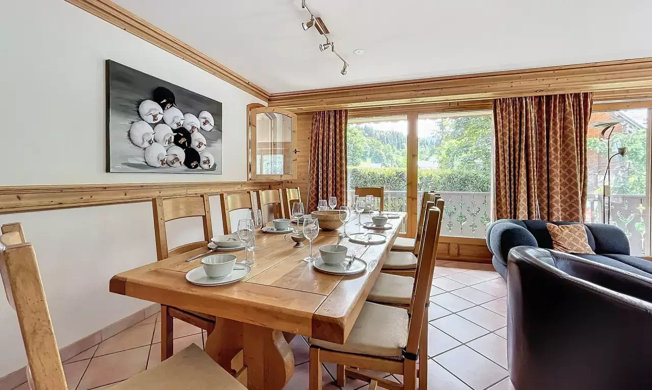 The Dining area in Chalet Serpolet Meribel Centre