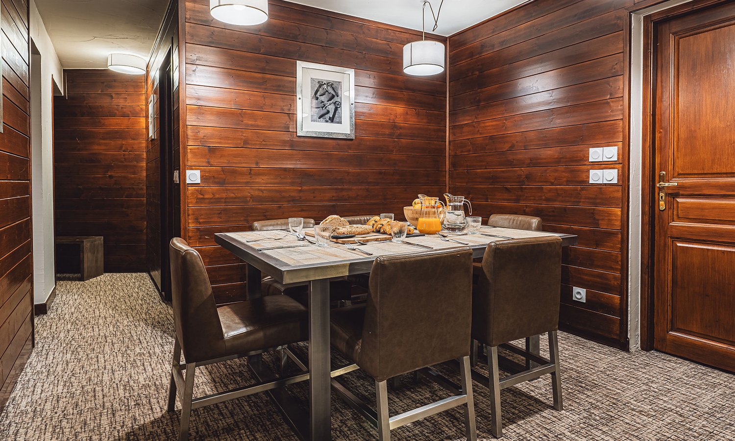 The dining area in Chalet Libra Val Thorens The dining area in Chalet Libra Val Thorens
