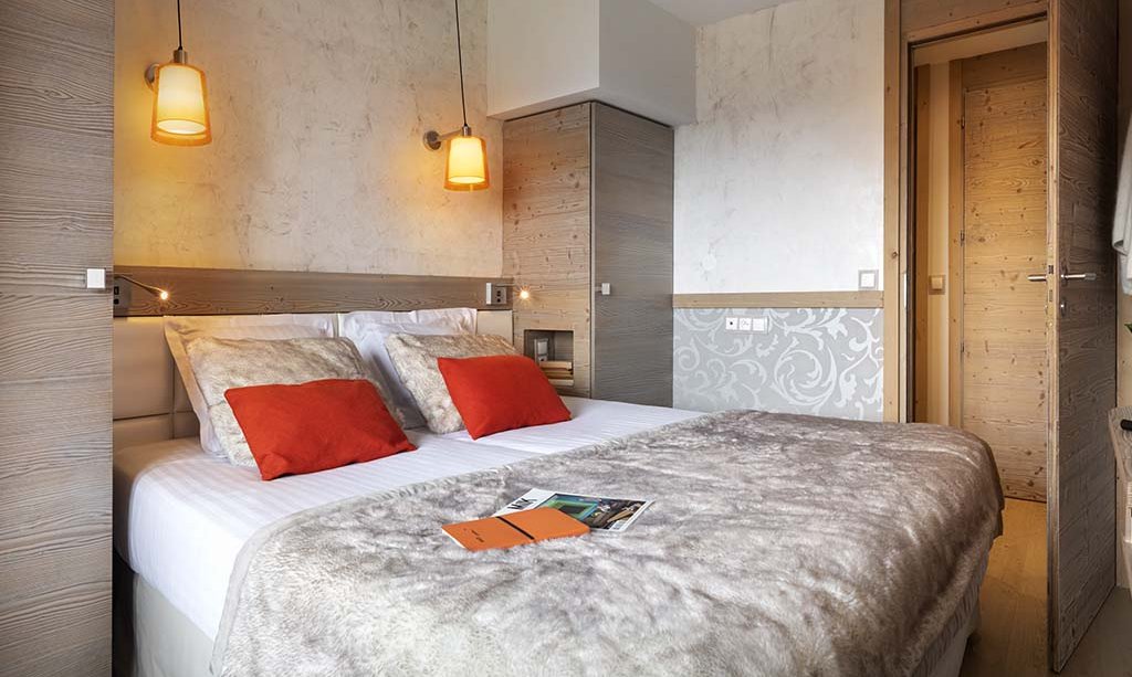 One of the apartment Double bedrooms in Residence L'Hevana Meribel One of the apartment Double bedrooms in Residence L'Hevana Meribel