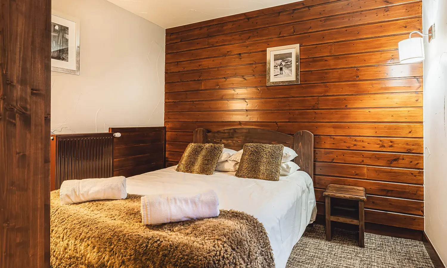 The Double bedroom in Chalet Libra in Val Thorens The Double bedroom in Chalet Libra in Val Thorens