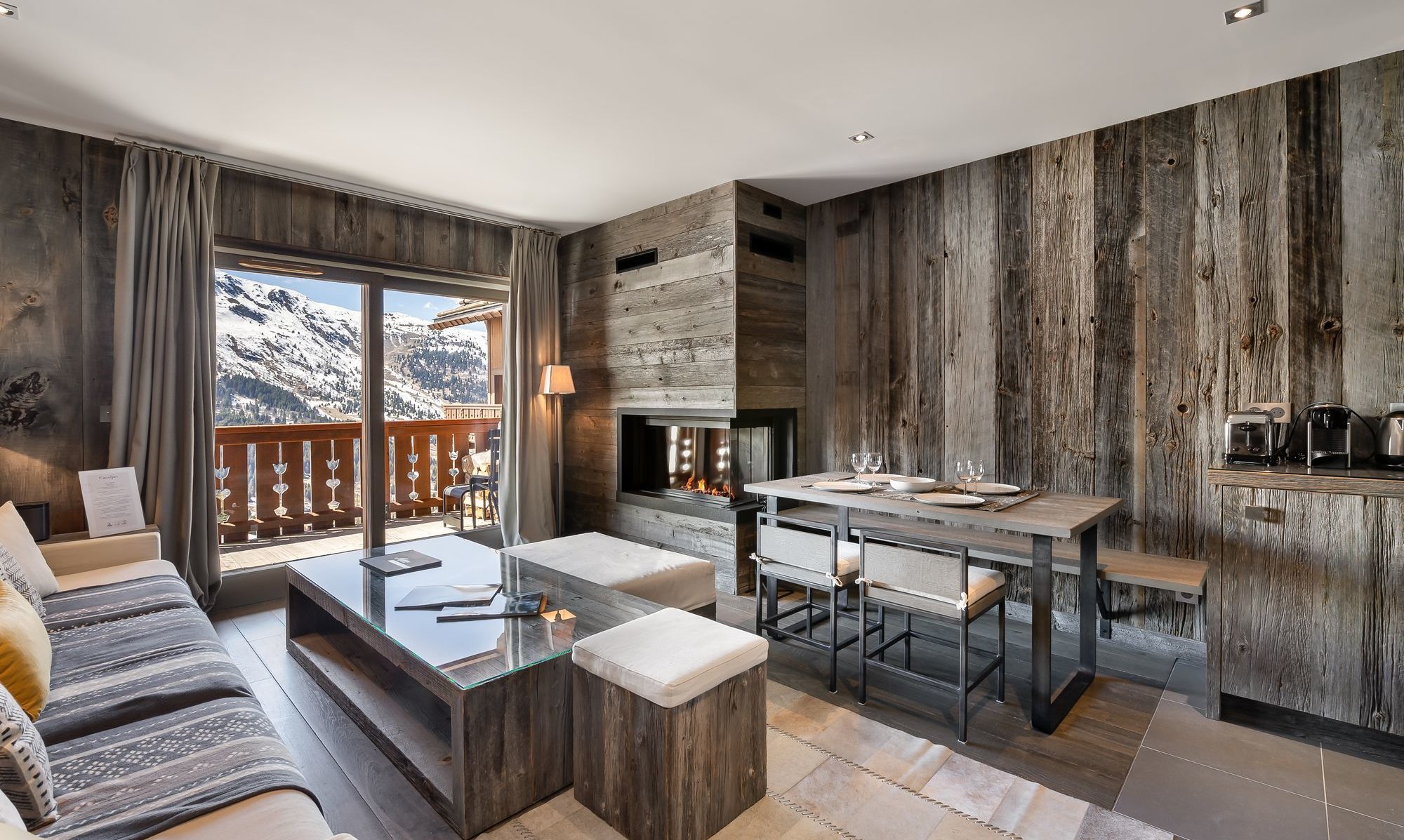 The spacious living and dining area in Apartment Aspen Park 52 Meribel