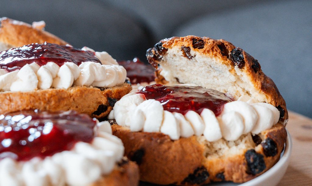 Afternoon tea in Catered Chalet Sabot Val Thorens Afternoon tea in Catered Chalet Sabot Val Thorens