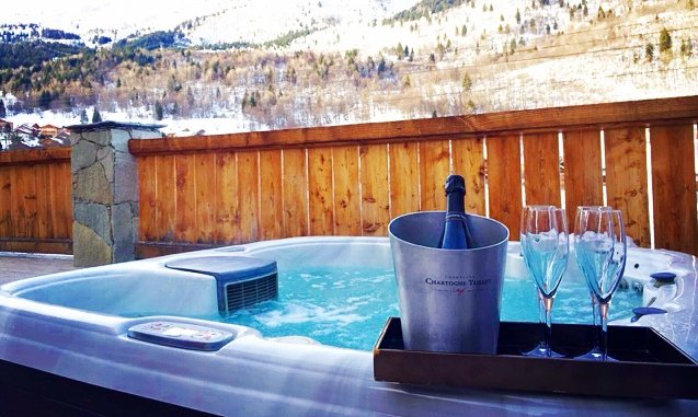 The outdoor Hot Tub at Chalet Impala Lodge Meribel La Gittaz