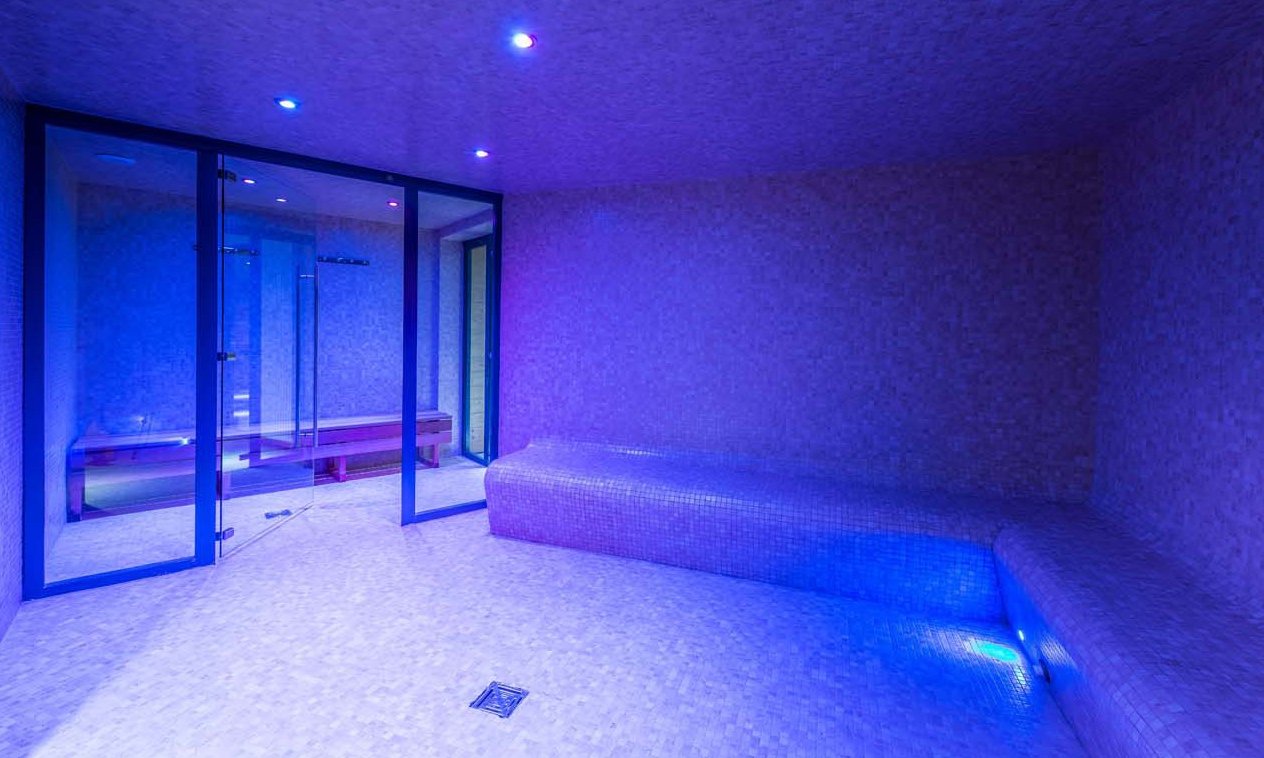 The steam room in Residence Val 2400 in Val Thorens The steam room in Residence Val 2400 in Val Thorens