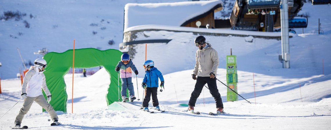 Family accommodation and childcare options to make your family ski holiday a happy one - Photo Méribel Tourisme Sylvain Aymoz
