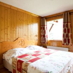 Chalet Serpolet Bedroom with View